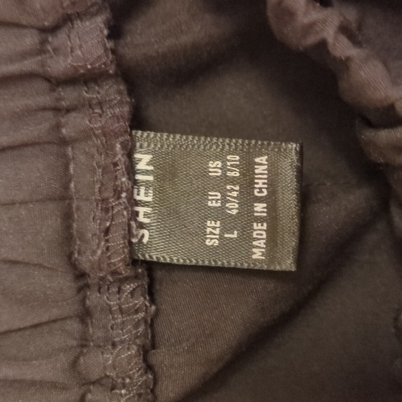 Shein joggers with reflective piping - Picture 3 of 6